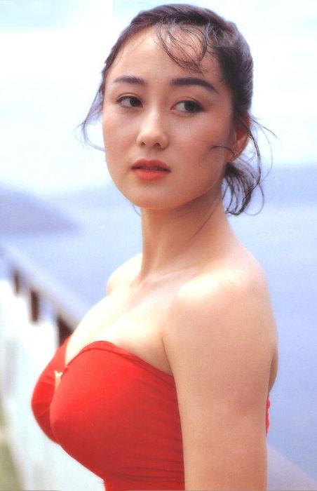 【转载】 李连杰妻子利智早年大尺度旧照曝光