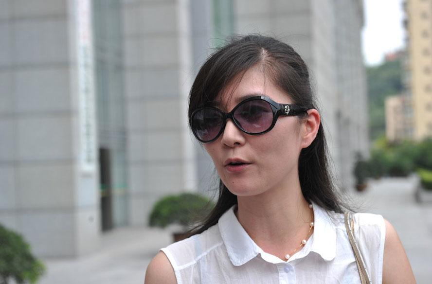 平面模特,照片因被误以为是重庆反腐红人"赵红霞"而名声大振,但生活