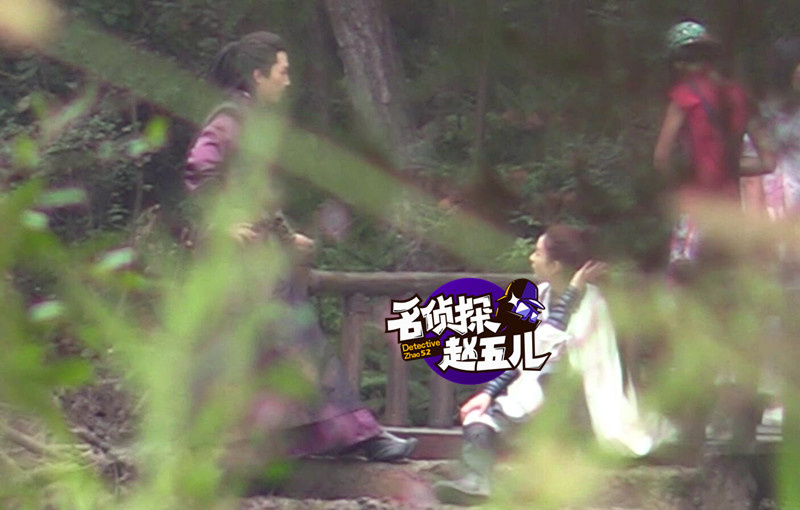 赵丽颖穿戎装变帅气少侠 窦骁戏里冷漠戏外热