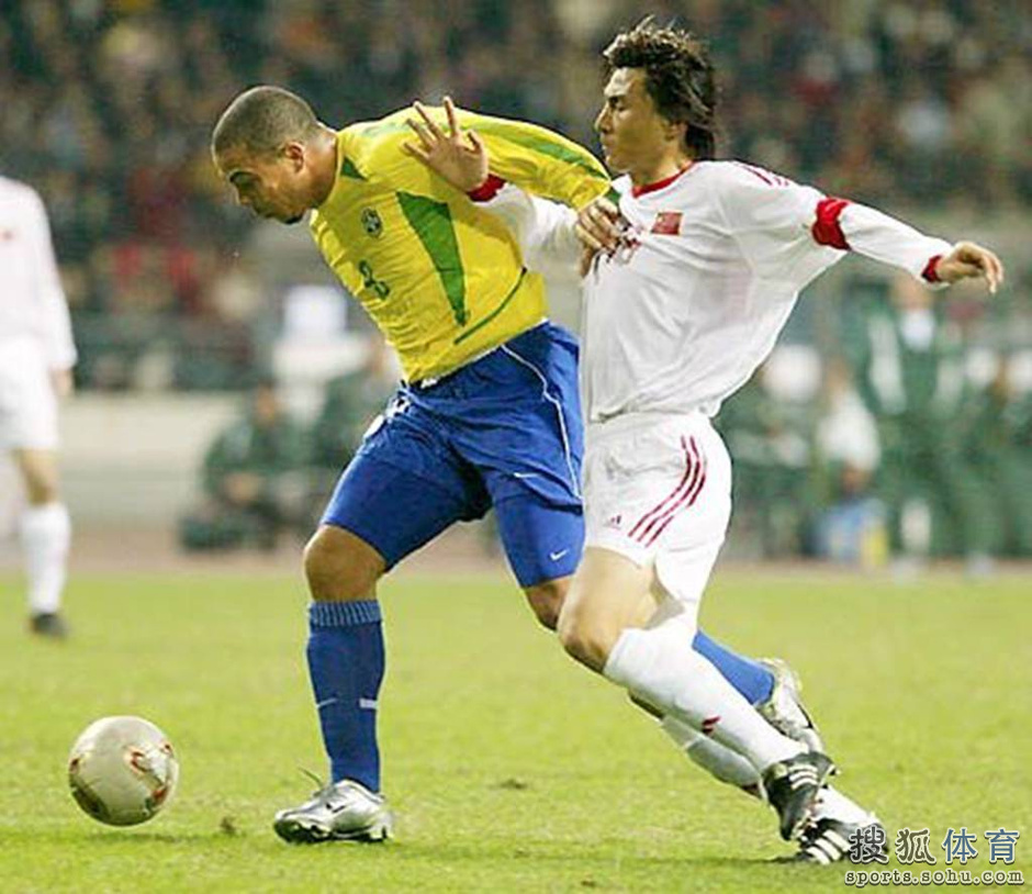 李玮峰职业生涯:力保国足进世界杯 曾被骂球霸