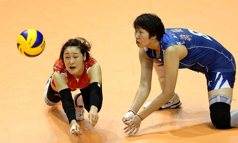 高清:<em>女排</em>对抗赛<em>八一队</em>连胜 王琳场上霸气庆祝