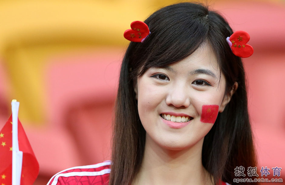 亚洲撸日撸_亚洲杯14日美女汇总清纯妹惊为天人胸插 ...