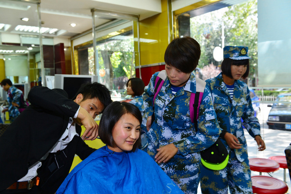 中国海军首批藏族大学生<em>女兵</em>亮相5511854-军