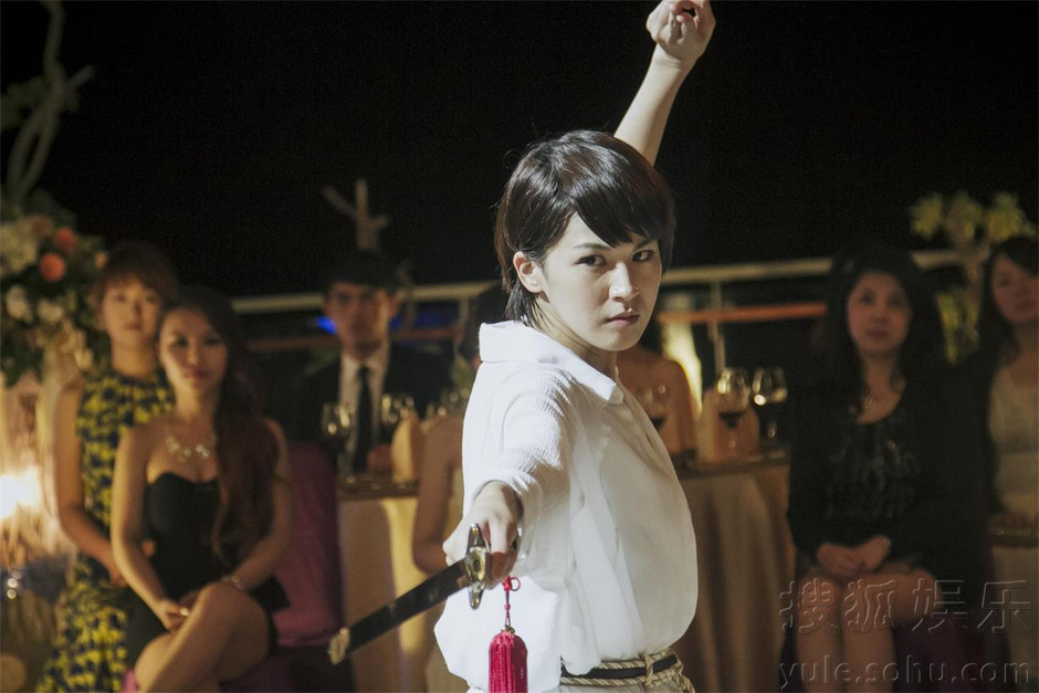 《明若晓溪》曾沛慈华丽变身 昆凌护主打酱油