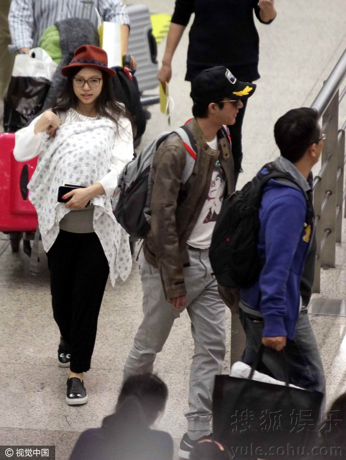 虐狗!王力宏携刚出月子妻女跟班工作好幸福(图)