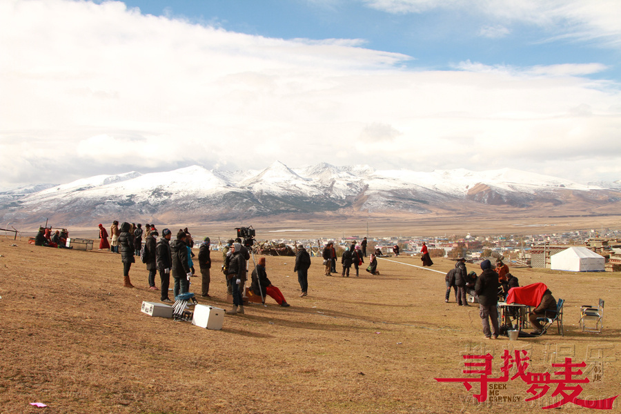 《寻找罗麦》曝先导海报