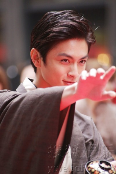 上户彩华美和服为新片宣传