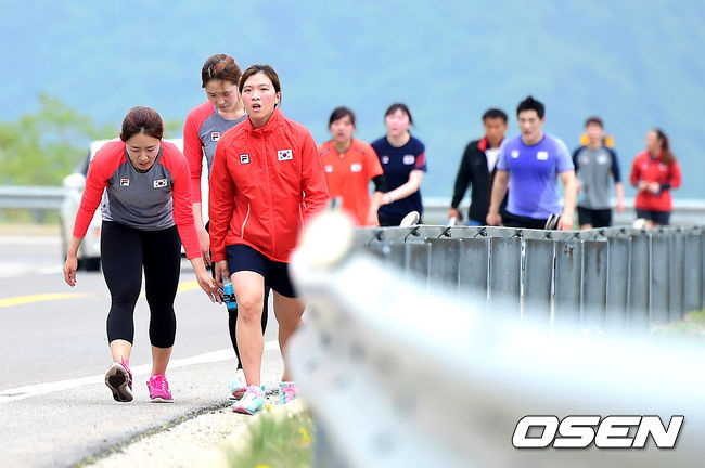 高清:韩国短道速滑队夏训 沈石溪和队友跑步忙6646462-体育图片库-大视野-搜狐