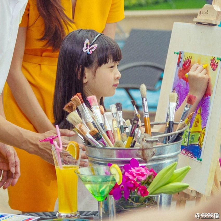 田亮携妻女捞金 森蝶化身小画家被赞<em>才女</em>-教育