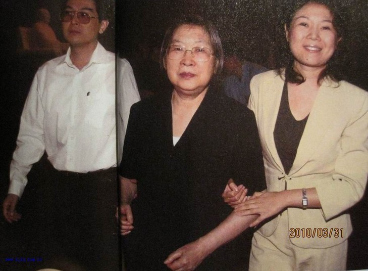 报道透露出孔东梅已与陈东升喜结良缘.
