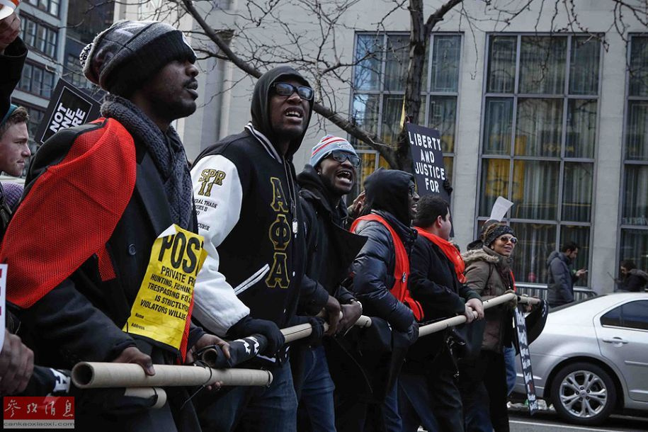 美国爆发超大规模反种族歧视游行7399966-新