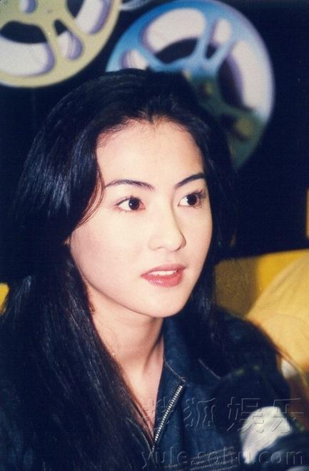 张柏芝清纯旧照曝光 明眸善睐十分养眼(组图)