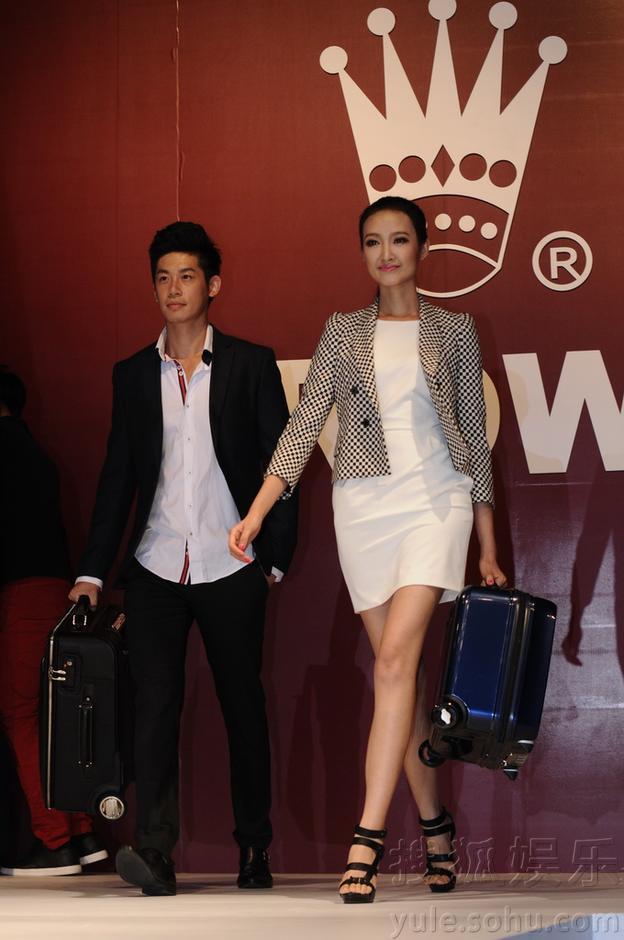 吴奇隆帅气亮相上海 大叹没时间谈恋爱53151