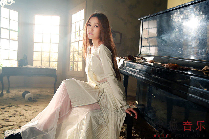 谢安琪《眼泪的<em>名字</em>》道<em>女人</em>心事 难忘爸爸眼