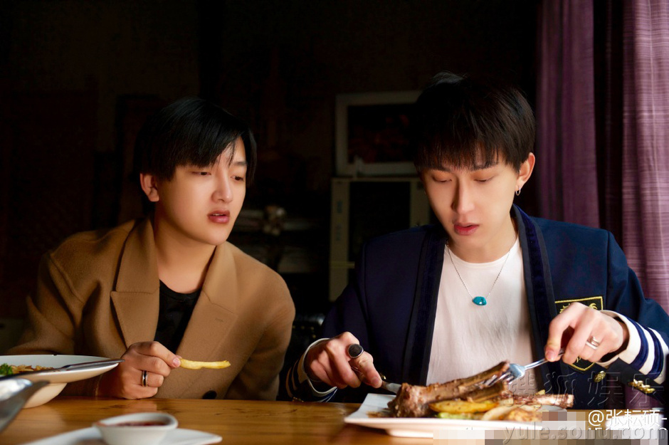 同性婚姻也美满!金朴俊张耘硕婚后不离不弃-娱乐频道图片库-大视野-搜狐