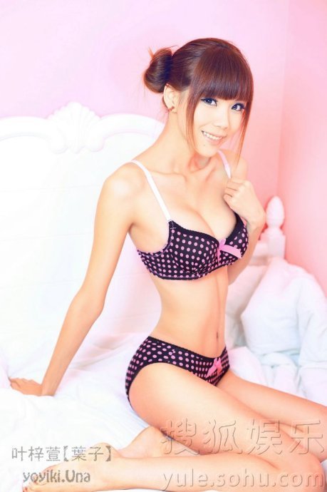 80后嫩模性感内衣写真图片