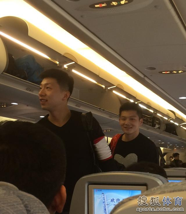 贴身跟拍国乒出征吉隆坡 刘国梁 特殊待遇 (图