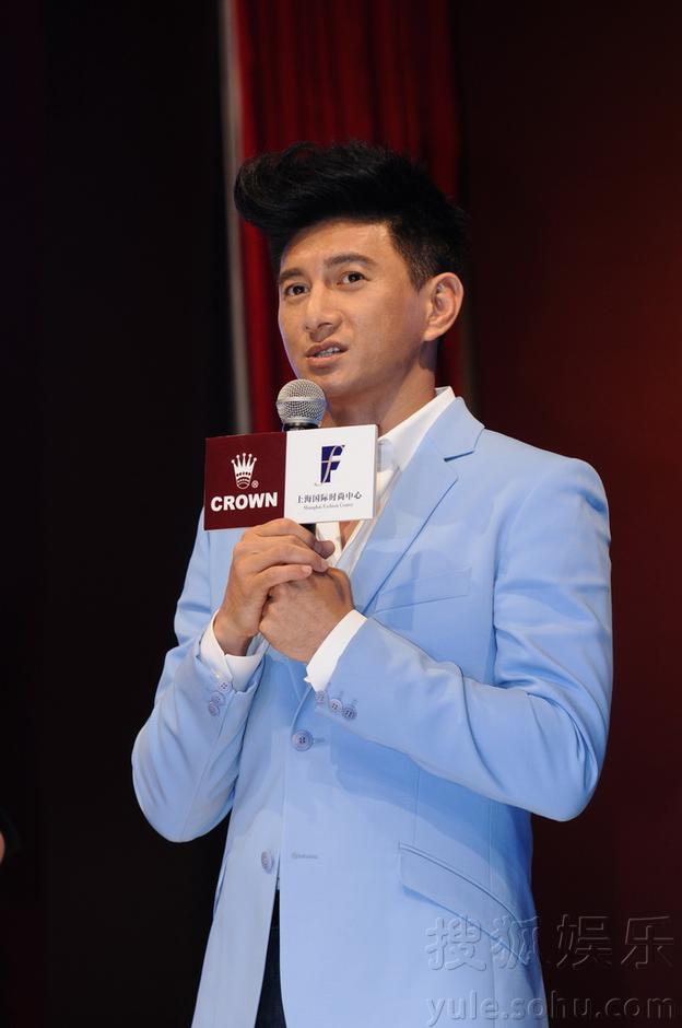 吴奇隆帅气亮相上海 大叹没时间谈恋爱