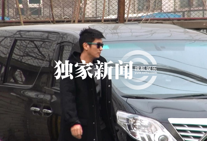 独家:霍思燕杜江会友吃饭 幼儿园附近踩点600