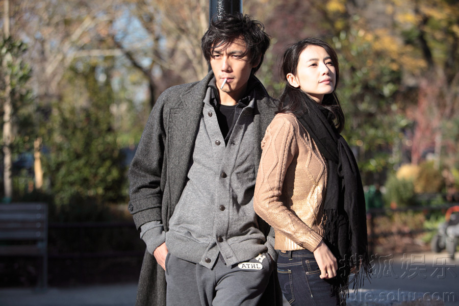 《一生一世》大片曝光 秦昊高圆圆散步似夫妻