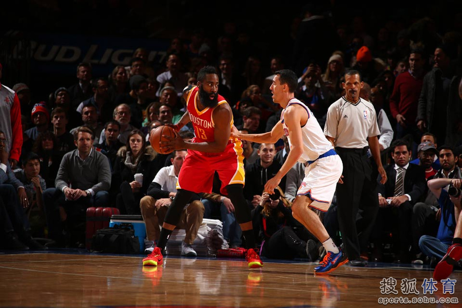 高清:火箭战尼克斯霍华德遭遮眼 哈登霸气扣篮