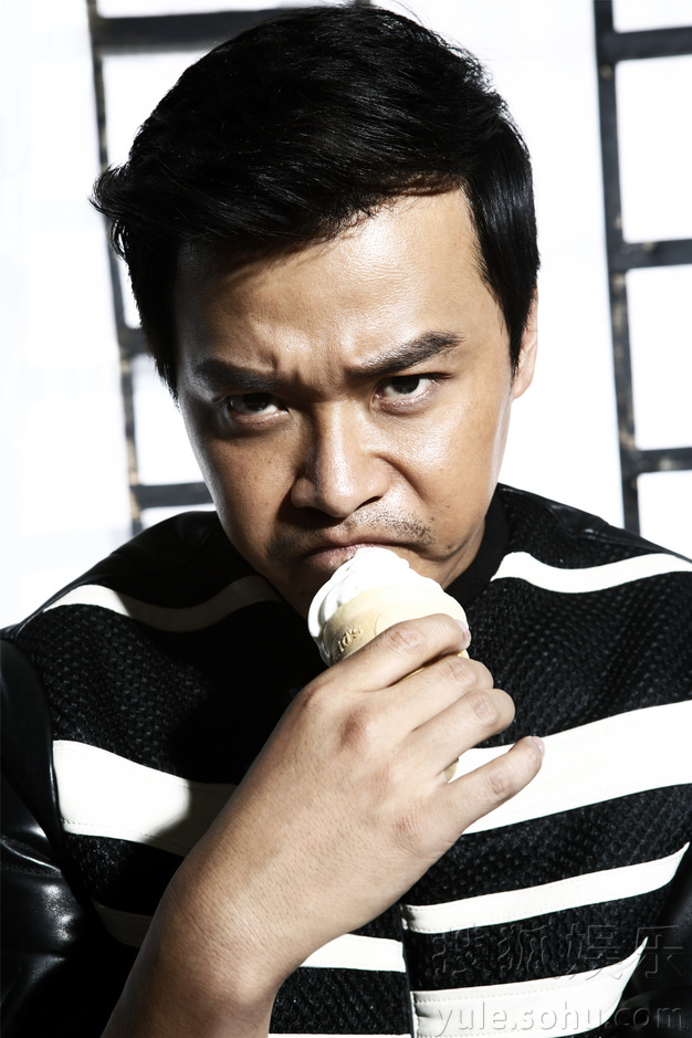 陈思诚最新大片五连拍 一只甜筒引出表情帝71