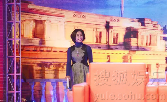 女王相遇!刘晓庆做客《金星秀》两人亲密热聊