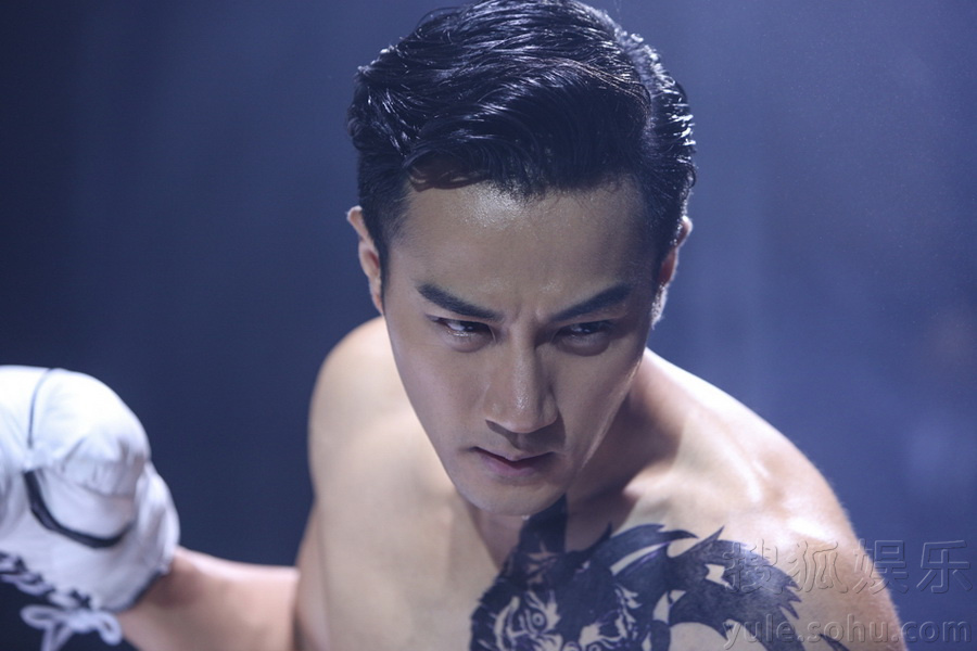 刘恺威赤膊演铁汉 《千金女贼》释放热血狼性
