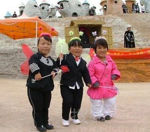 大千世界奇怪人群 走进全球七大奇葩城镇7480