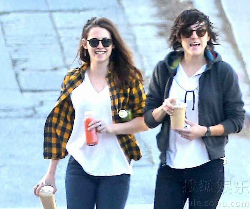 曝“暮光女”克里斯汀爱上同性 紧粘帅气新欢6571986-娱乐频道图片库-大视野-搜狐