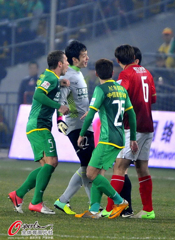 穆里奇推到张辛昕引爆冲突 马季奇咆哮主裁(图