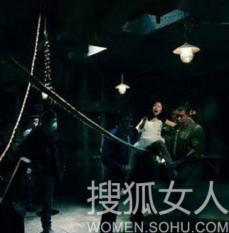女星剧中惨遭蹂躏 周迅拍完绳刑<em>痛哭</em>6100490