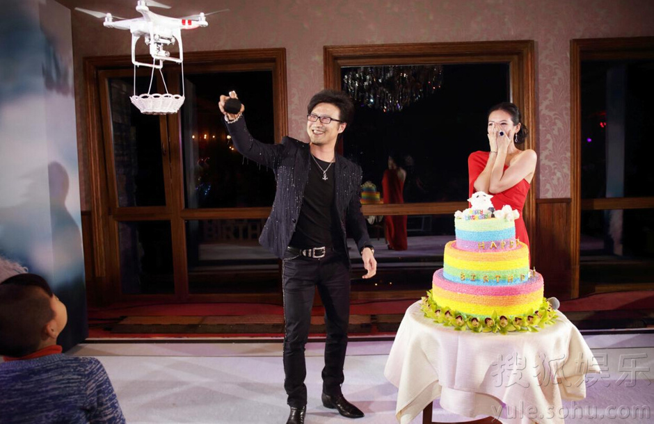 汪峰求婚空降9克拉钻戒 章子怡落泪亲友见证7