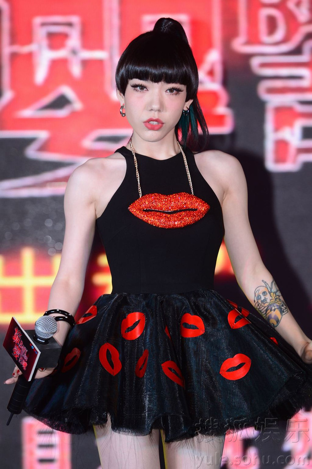 《诡婴吉咪》定档万圣节 吴莫愁自曝怕看恐怖片