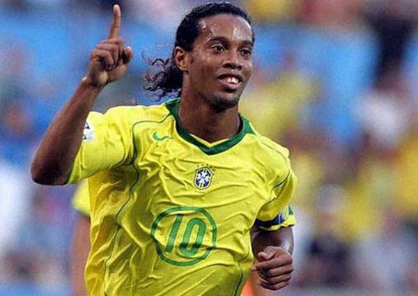 呦呦切克闹!龅牙小罗录单曲跟随信仰舞动桑巴