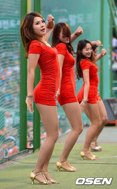 韩国职棒拉拉队长腿美女超短裤5025494-搜狐时尚