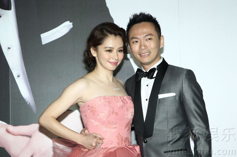 徐若瑄喜宴:与老公李云峰甜蜜亮相 恩爱亲吻6947598-娱乐频道图片库-大视野-搜狐