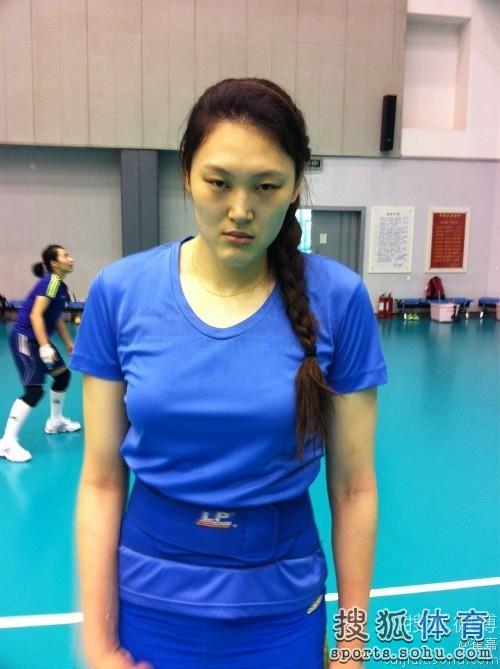 探营<em>女排:大梅</em>自嘲炼成僵尸 惠若琪卖萌(组图)