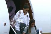 搜狐娱乐讯 经历曼彻斯特恐袭后，A妹Ariana Grande昨日乘坐私人飞机现身英国，这是她经历事...