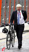 2012年8月4日，2012年伦敦奥运会，市长约翰逊看望武装部队，感谢其保证大赛期间安全。更多奥运视...