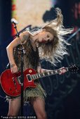 搜狐音乐讯，新西兰奥克兰，当地时间3月18日，泰勒・斯威夫特(Taylor Swift)演唱会。斯威...