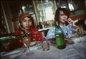 美国摄影师Liz Safrati用镜头真实记录90年代俄罗斯的变性人生活。