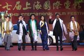 搜狐娱乐讯 2014年06月22日，第十七届上海国际电影节在上海举行闭幕式红毯仪式，《重新开始》剧组...