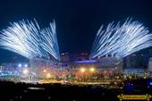 2008年8月8日晚，北京奥运开幕式绽放欢庆焰火，这个夜晚充满了激情的欢呼与绚烂。
