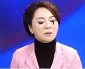 搜狐娱乐讯 近日，网络上热传台湾名嘴周玉蔻在录节目期间，假睫毛瞬间脱落的照片。