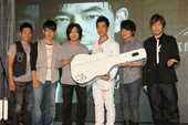 12月1日，任贤齐全新国语专辑《神魔・不信邪》在香港举行全亚洲首发会，发布会地点选在香港的标志、也是...