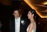 杨采妮新加坡出嫁 新郎邱韶智三度亲吻新娘
