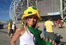 巴西对阵哥伦比亚场外也较劲 美女球迷争奇斗艳