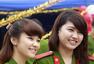 越南女兵也爱玩自拍 妩媚可爱感觉萌萌哒
