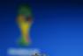 高清图：西班牙备战世界杯博斯克顶球 卡西凝神